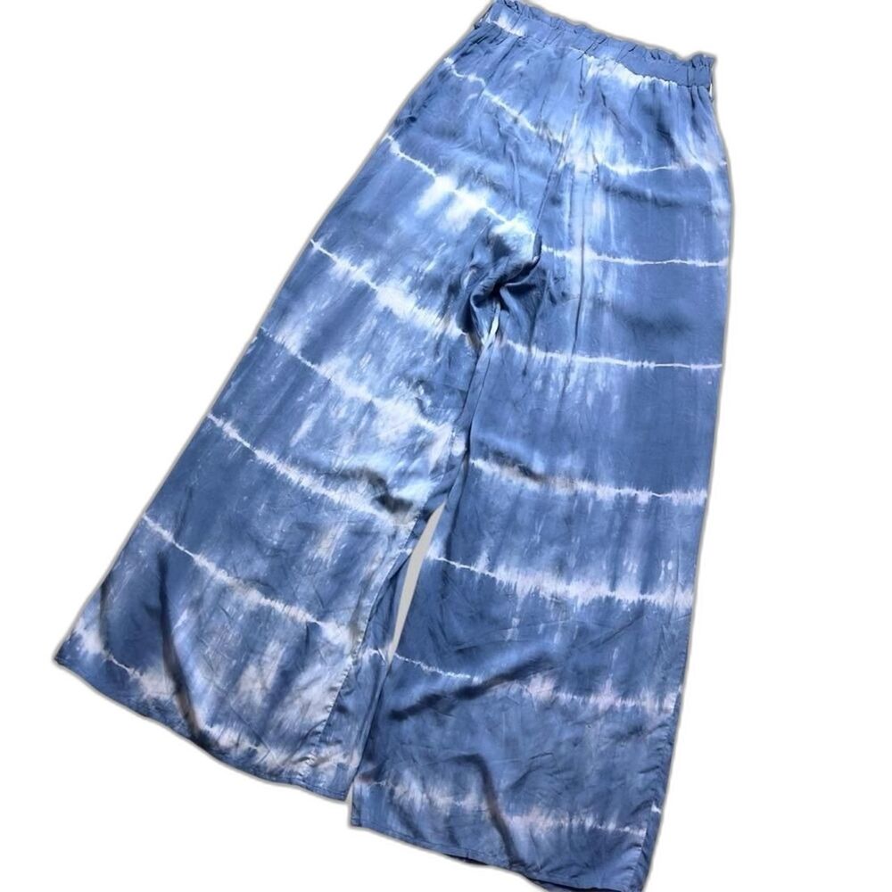 Hem & Thread Women's Blue and White Trousers sz M